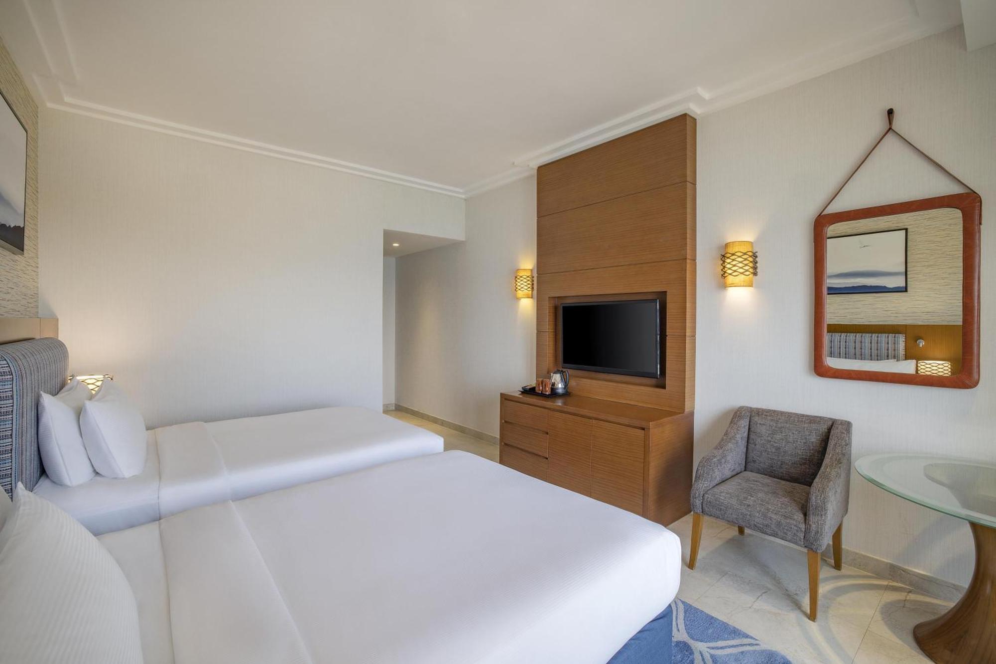 Twin Room with Balcony and Island View